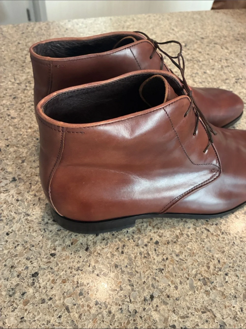 Men's 10.5 3E Florsheim Brown Leather Chukka Boots - Classic Lace-Up